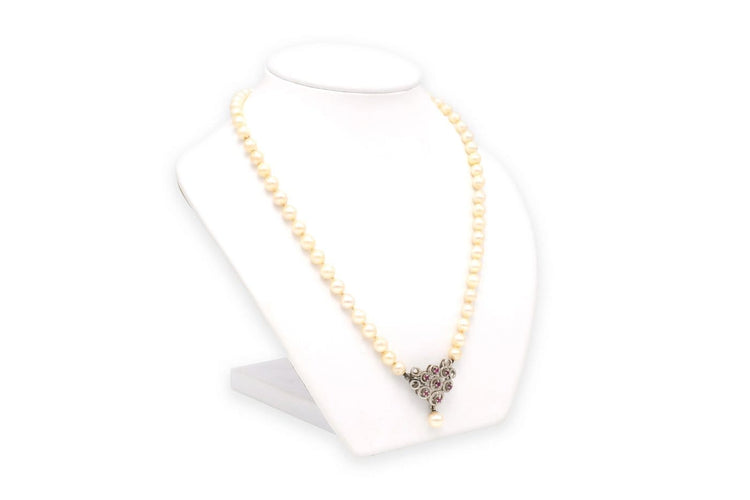 Collier Collier années 70 en or blanc, perles et rubis 58 Facettes B278