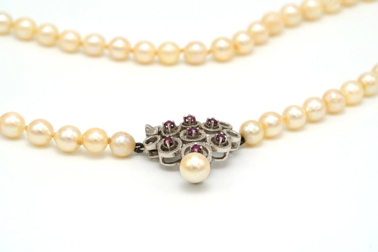 Collier Collier années 70 en or blanc, perles et rubis 58 Facettes B278