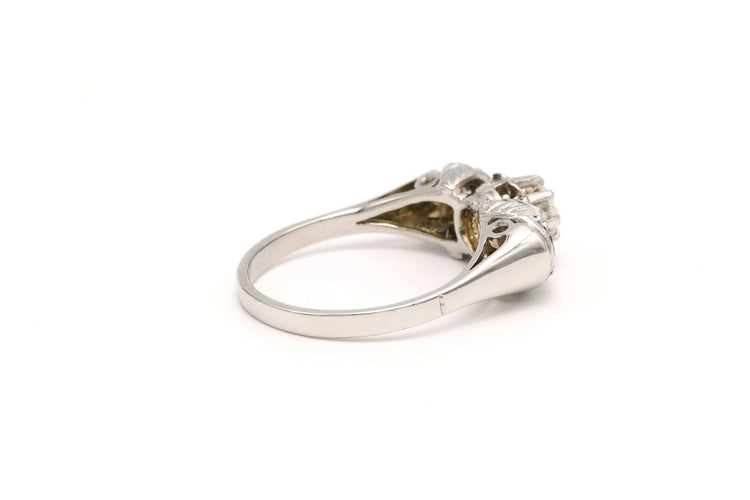 Bague 53 Art déco - Bague en or blanc et diamants 58 Facettes 20454