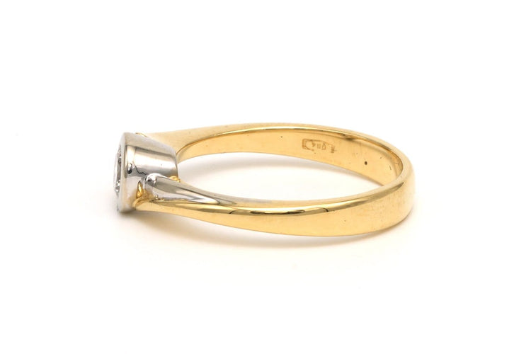 Bague 55 Bague contemporaine en or jaune et blanc 18 carats et diamant 58 Facettes 20975