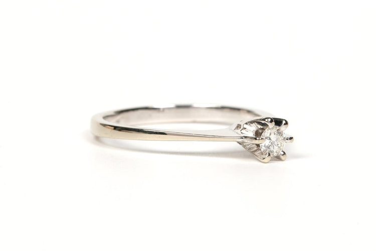 Bague 49 Solitaire contemporain en or blanc 18 carats avec diamant taille brillant 58 Facettes 21205