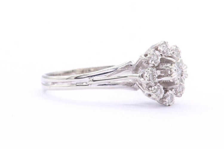 Bague 54 Années 70 - Bague en or blanc et diamants 58 Facettes B403