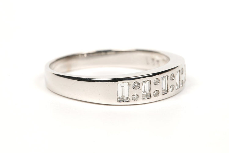 Bague 56 Alliance demi-américaine en or blanc et diamants 58 Facettes 19361