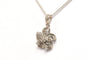 Pendentif Pendentif contemporain en or blanc 18 carats, diamants baguette et brillant 58 Facettes 21736
