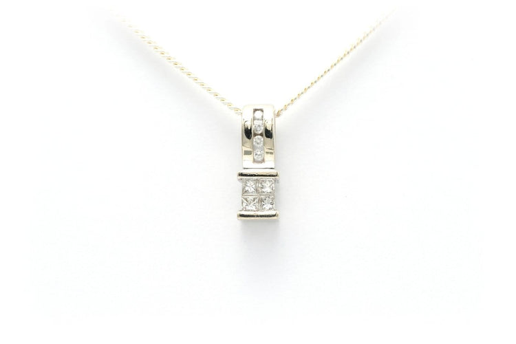 Pendentif Pendentif contemporain en or blanc 18 carats serti de diamants taille princesse et brillant 58 Facettes 22295