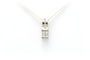 Pendentif Pendentif contemporain en or blanc 18 carats serti de diamants taille princesse et brillant 58 Facettes 22295