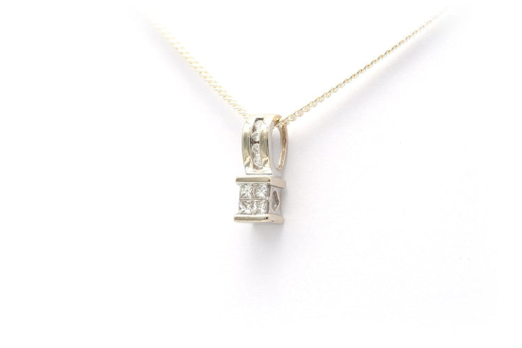 Pendentif Pendentif contemporain en or blanc 18 carats serti de diamants taille princesse et brillant 58 Facettes 22295