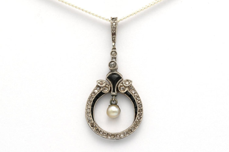 Pendentif Pendentif Art déco en or blanc, onyx, diamants et perle 58 Facettes B525