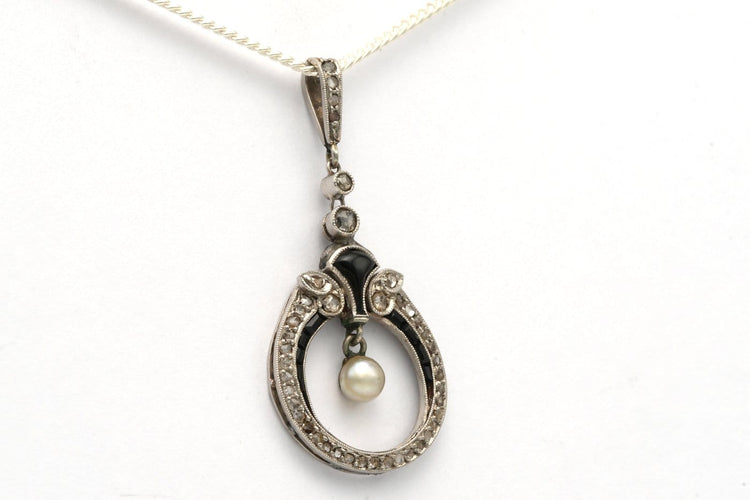 Pendentif Pendentif Art déco en or blanc, onyx, diamants et perle 58 Facettes B525