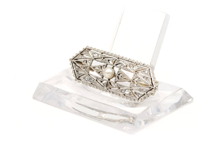 Broche Broche Art déco en or blanc 18 carats, perle et diamants 58 Facettes B658