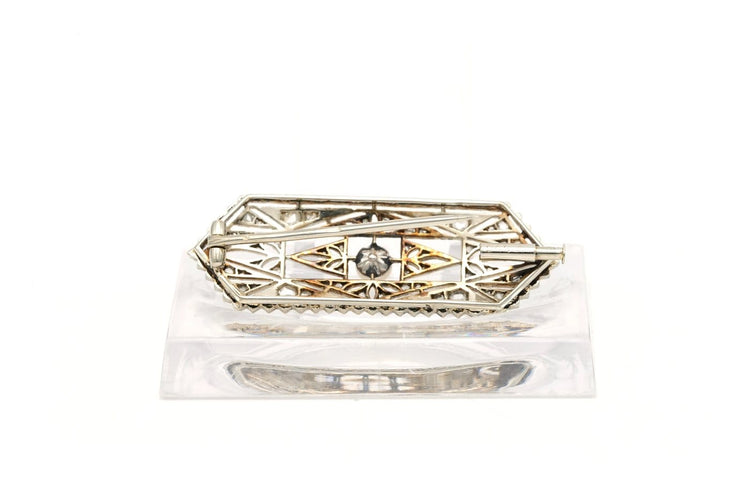 Broche Broche Art déco en or blanc 18 carats, perle et diamants 58 Facettes B658