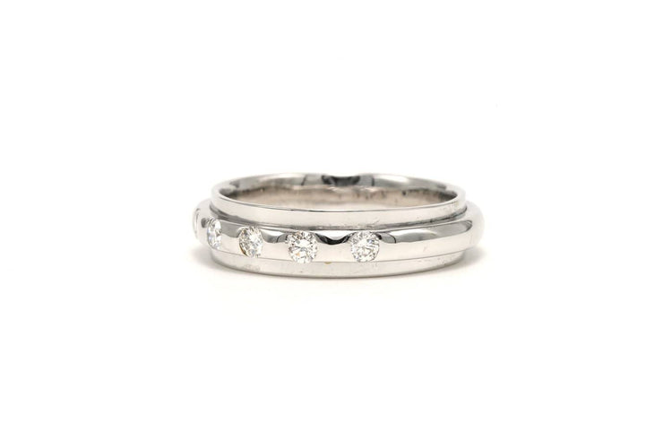 Bague 58 Bague contemporaine en or blanc et diamants taille brillant 58 Facettes 22452