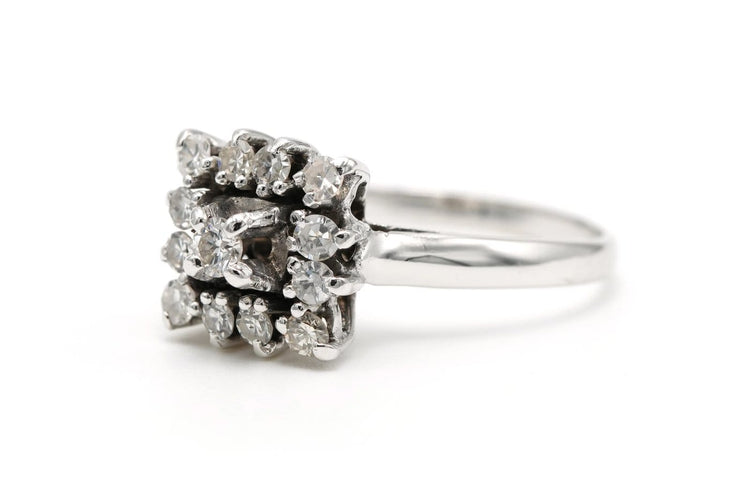 Bague 55 Bague contemporaine en or blanc 18 carats et diamants 58 Facettes 22591