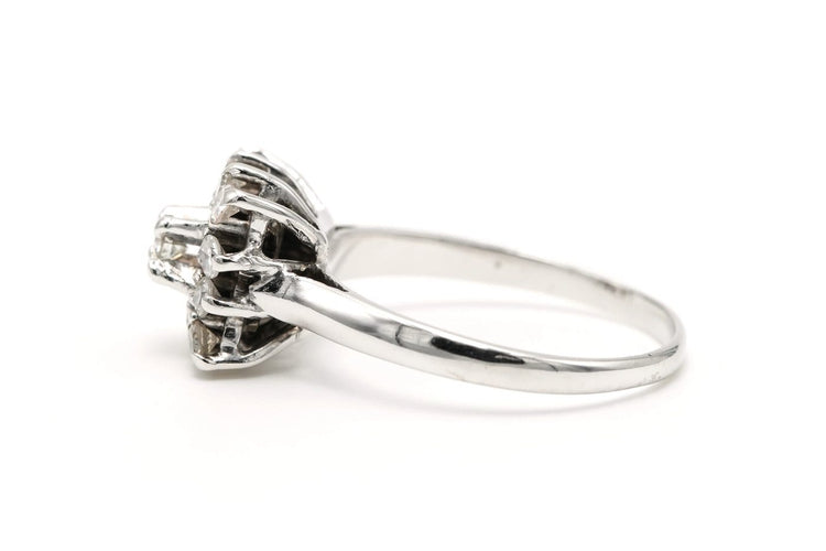 Bague 55 Bague contemporaine en or blanc 18 carats et diamants 58 Facettes 22591