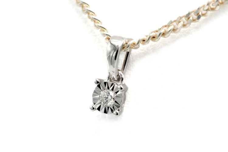 Pendentif Pendentif contemporain en or blanc 18 carats avec diamant taille brillant 58 Facettes B718