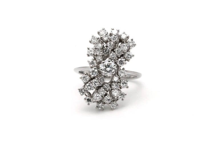 Bague 53 Bague contemporaine en or blanc et diamants 58 Facettes 23009