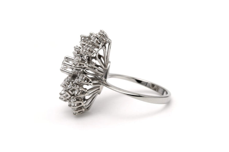 Bague 53 Bague contemporaine en or blanc et diamants 58 Facettes 23009
