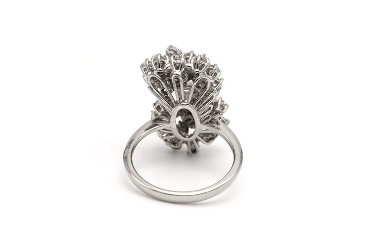 Bague 53 Bague contemporaine en or blanc et diamants 58 Facettes 23009