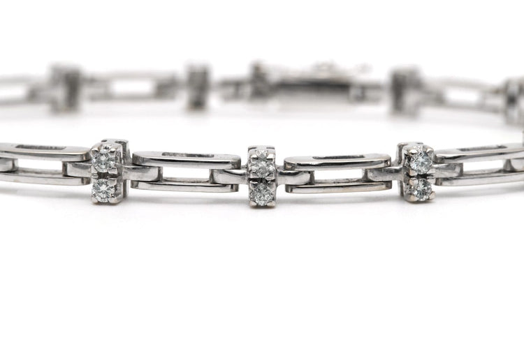 Bracelet contemporain en or blanc et diamants 58 Facettes B777