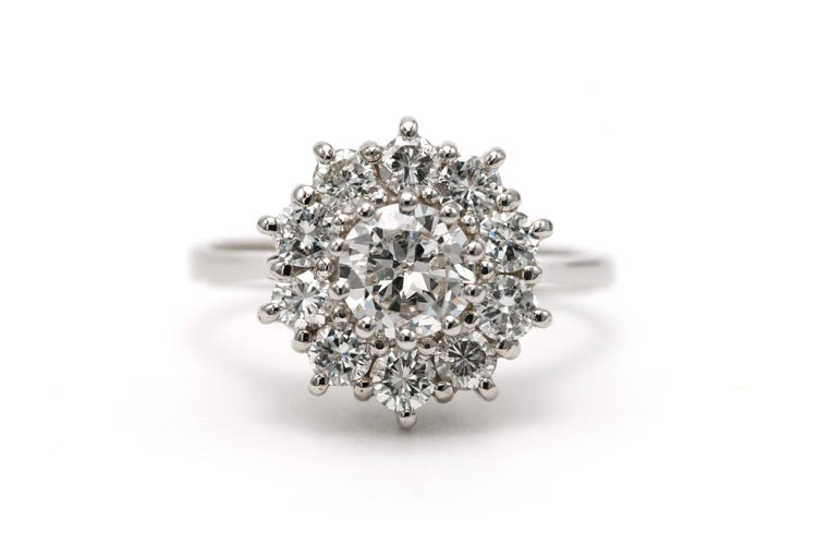 Bague 50 Bague contemporaine en or blanc 18 carats et diamants 1,35 ct 58 Facettes 23066
