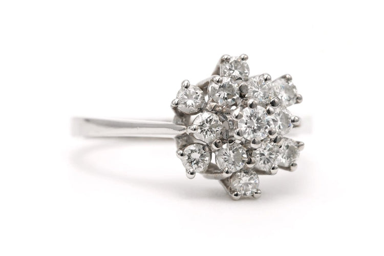 Bague 55 Bague contemporaine en or blanc 18 carats et diamants 0,56 ct 58 Facettes 23104