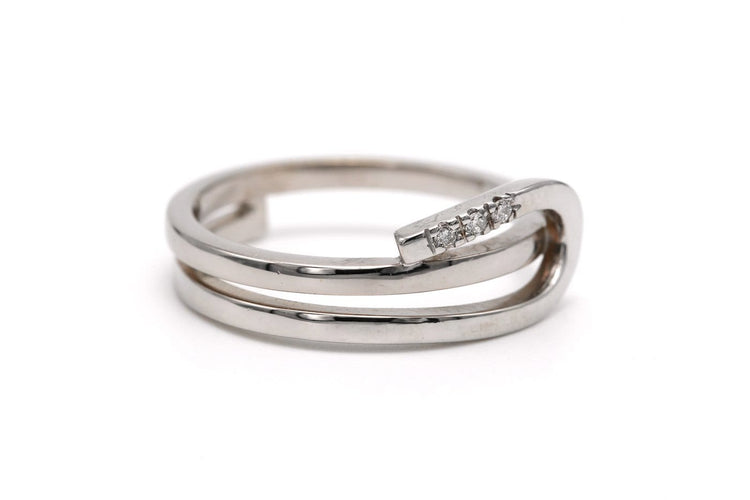 Bague 54 Bague contemporaine en or blanc et diamants taille brillant 58 Facettes B755
