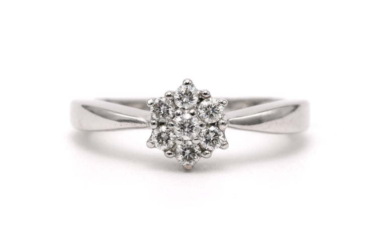 Bague 51 Bague contemporaine en or blanc 18 carats et diamants taille brillant 58 Facettes 23255