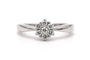 Bague 51 Bague contemporaine en or blanc 18 carats et diamants taille brillant 58 Facettes 23255