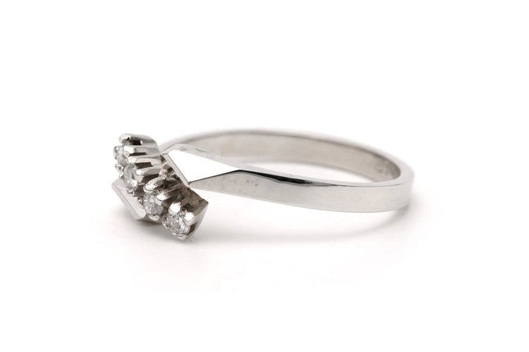 51 Bague contemporaine en or blanc 18 carats et diamants 0,1 ct 58 Facettes 23339