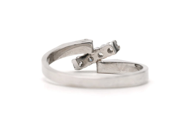 51 Bague contemporaine en or blanc 18 carats et diamants 0,1 ct 58 Facettes 23339