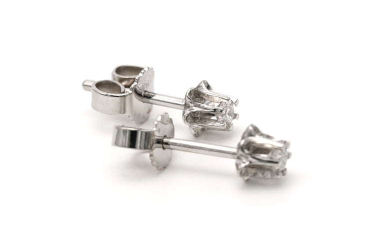 Boucles d'oreilles Boucles d’oreilles Art déco en or blanc 18 carats, diamants taille brillant 58 Facettes 23334