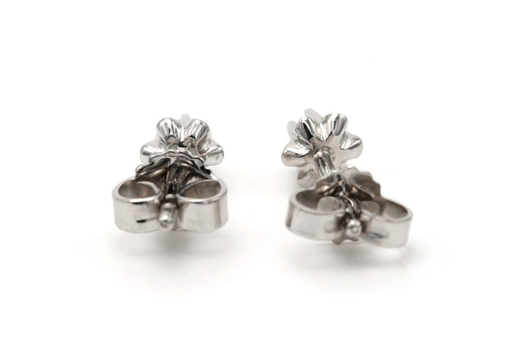 Boucles d'oreilles Boucles d’oreilles Art déco en or blanc 18 carats, diamants taille brillant 58 Facettes 23334