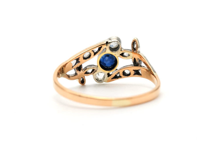 Bague 56 Bague Art Nouveau en or jaune et blanc 18 carats, saphir et diamants 58 Facettes 23385