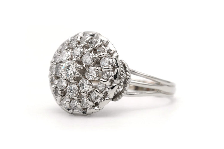 Bague 54 Bague années 50 en or blanc 18 carats, diamants taille brillant, environ 0,98 ct 58 Facettes 23501