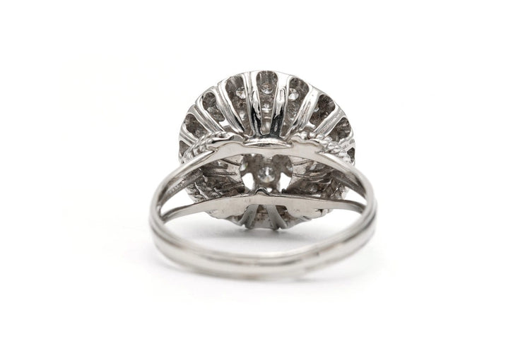 Bague 54 Bague années 50 en or blanc 18 carats, diamants taille brillant, environ 0,98 ct 58 Facettes 23501