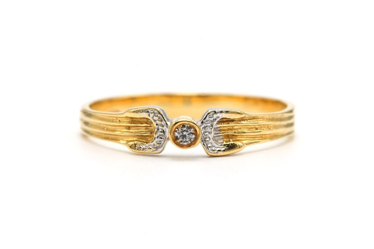 Bague 56 Bague contemporaine en or jaune 18 ct et diamant taille brillant 58 Facettes 23544
