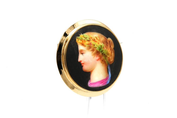 Broche Napoléon III - Broche en or jaune 18 carats et porcelaine 58 Facettes B827