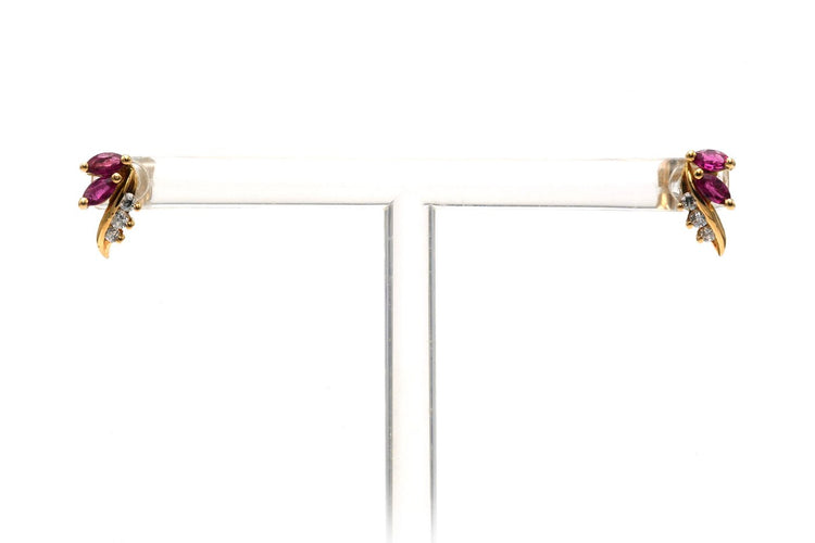 Boucles d'oreilles en or jaune, rubis et diamants 58 Facettes B846