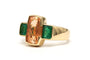 Bague 57 Bague contemporaine en or jaune 18 carats, topaze et émeraudes 58 Facettes 23581