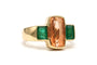 Bague 57 Bague contemporaine en or jaune 18 carats, topaze et émeraudes 58 Facettes 23581