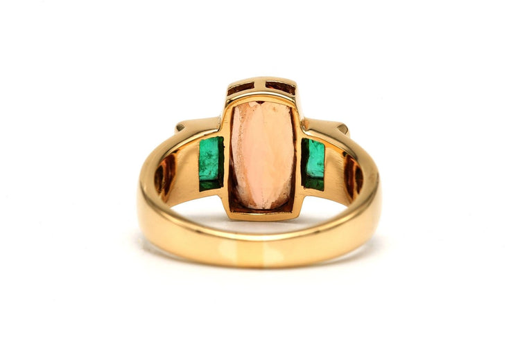 Bague 57 Bague contemporaine en or jaune 18 carats, topaze et émeraudes 58 Facettes 23581