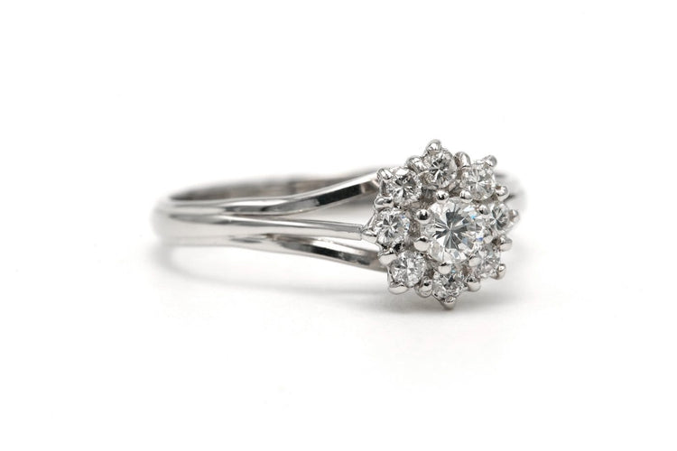 Bague 58 Bague contemporaine en or blanc 18 carats et diamants 58 Facettes 26042401-03