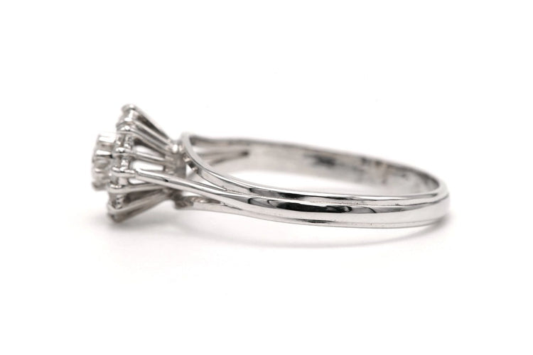 Bague 58 Bague contemporaine en or blanc 18 carats et diamants 58 Facettes 26042401-03