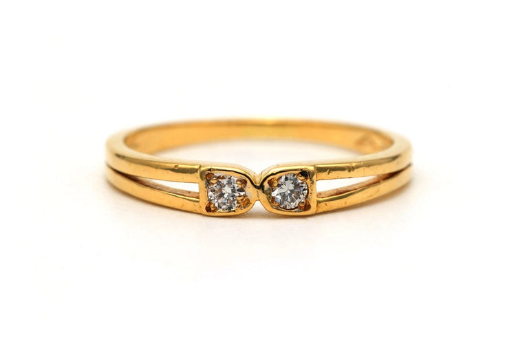 Bague 52 Bague contemporaine en or jaune 18 carats et diamants 58 Facettes 23829