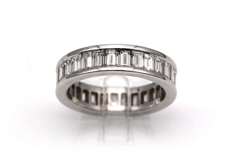 Bague 52 Alliance américaine contemporaine en or blanc et diamants baguette 58 Facettes 23831
