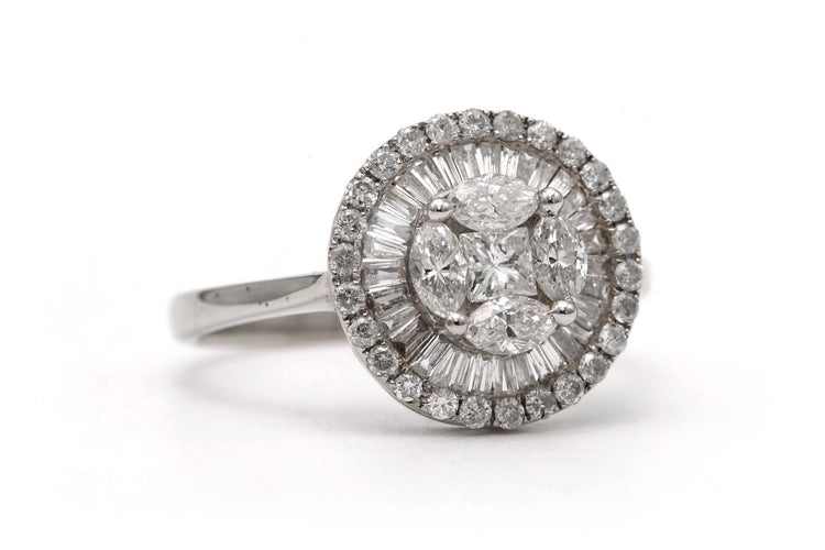 Bague 59 Bague contemporaine en or blanc 18 carats et diamants 1,22 ct 58 Facettes 23827