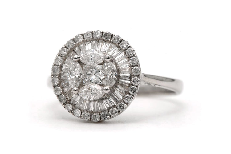 Bague 59 Bague contemporaine en or blanc 18 carats et diamants 1,22 ct 58 Facettes 23827