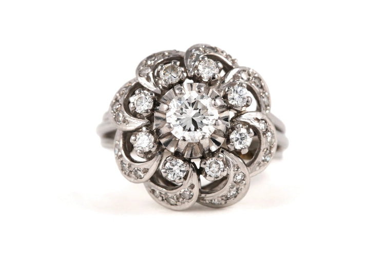 Bague 51 Bague des années 50 en or blanc 18 carats, diamants taille brillant et 8/8 58 Facettes 23824