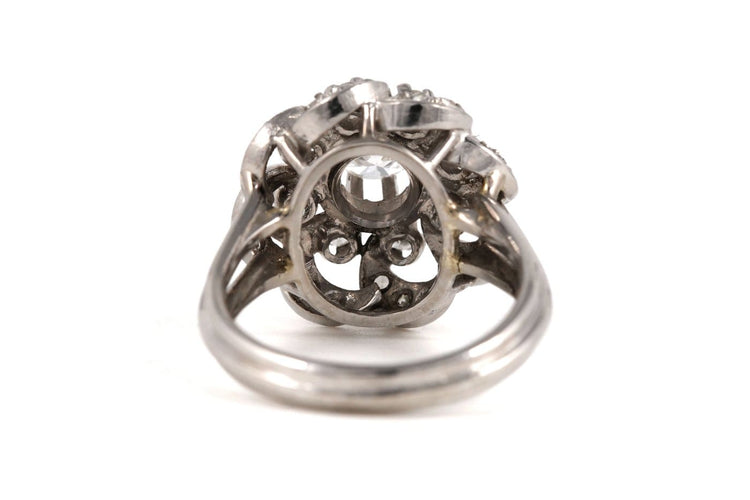 Bague 51 Bague des années 50 en or blanc 18 carats, diamants taille brillant et 8/8 58 Facettes 23824