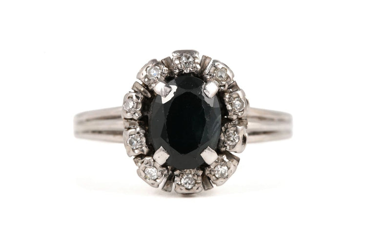 Bague 56 Bague des années 70 en or blanc 18 carats, saphir et diamants taille 8/8 58 Facettes 23844